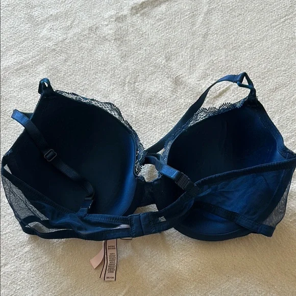 Victoria’s Secret 38C Blue Lace Bra - Picture 2 of 5